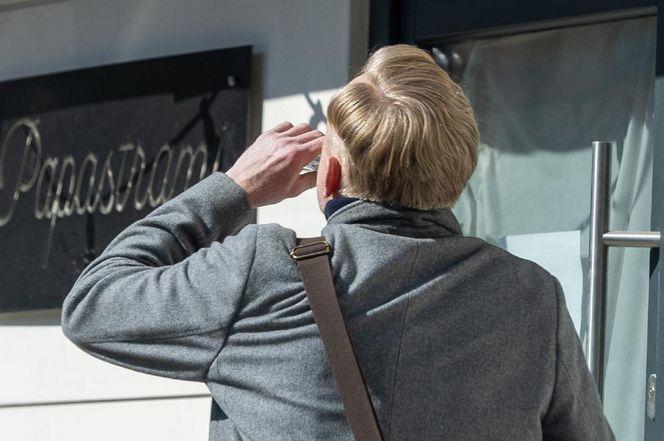 Arkadiusz Janiczek wychyla małpkę w samo południe