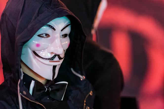 Grupa Anonymous drugi raz włamała się do drukarek tysięcy Rosjan! Co napisali?