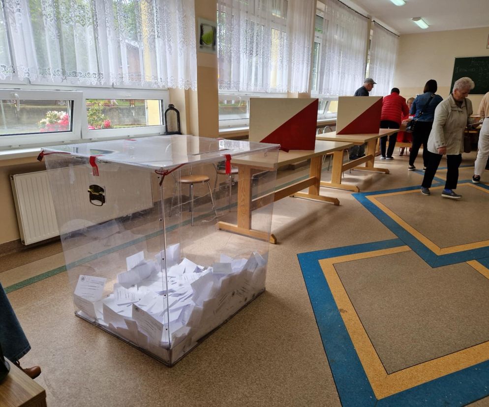 Wybory prezydenckie 2025. Frekwencja w Łódzkiem do godz. 12. Czwarte miejsce w kraju! Dane PKW