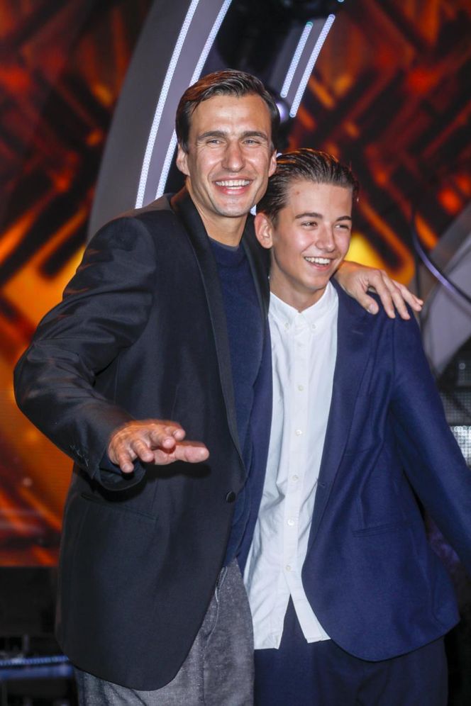 Syn Anny Przybylskiej modelem! Tak Szymon Bieniuk zaprezentował się na wybiegu obok Sworowskiej, Popiel i Kupisza