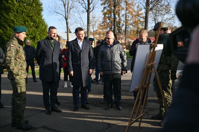 Polskie fabryki amunicji ponad podziałami. Szef MON i marszałek Sejmu w Rzeszowie 