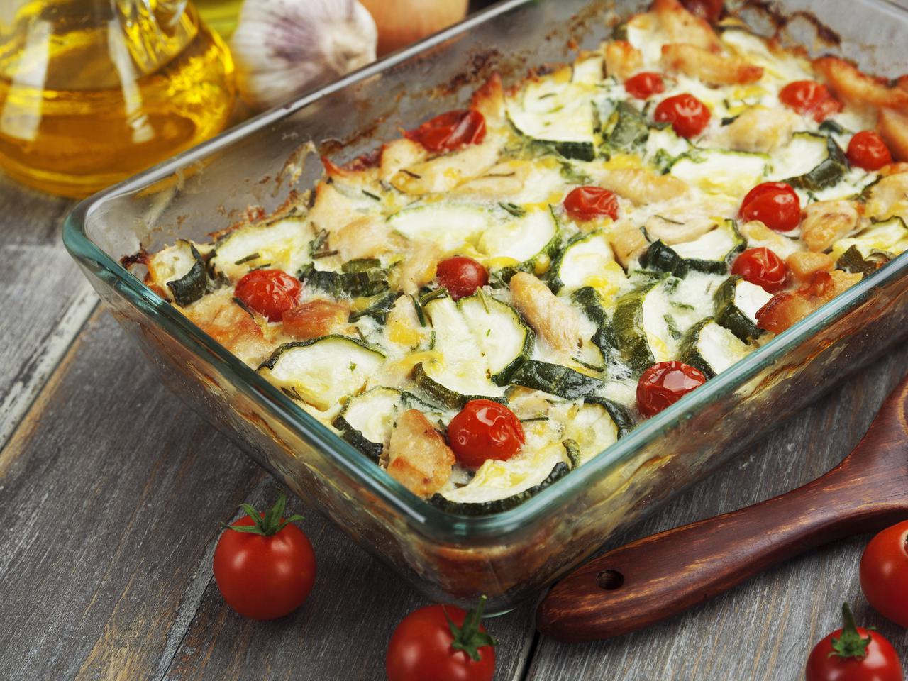 Kurczak z warzywami - przepis na pyszną zapiekankę