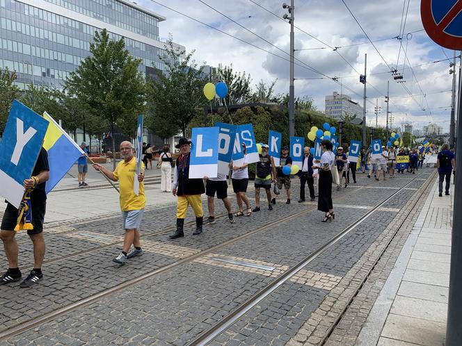 Marsz Autonomii Śląska przeszedł ulicami Katowic. "Hajmatu nie oddomy"