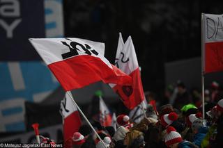 Norweskiemu skoczkowi przeszkadzają polskie flagi? Dziwne, że jest ich więcej niż norweskich