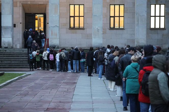 Noc Muzeów 2025. Warszawiacy szturmowali muzea nocą