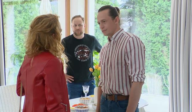Na Wspólnej odc. 3508. Mariola (Alicja Pietruszka), Paweł (Grzegorz Kwiecień), Emil (Piotr Ligenza),