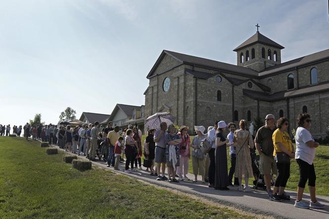 Wykopali zakonnicę z grobu po czterech latach. Przeżyli szok!