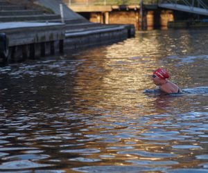 Wskoczyli do lodowatej Brdy! Za nami zawody FOCUS Ice Swimming Bydgoszcz Festival 2024