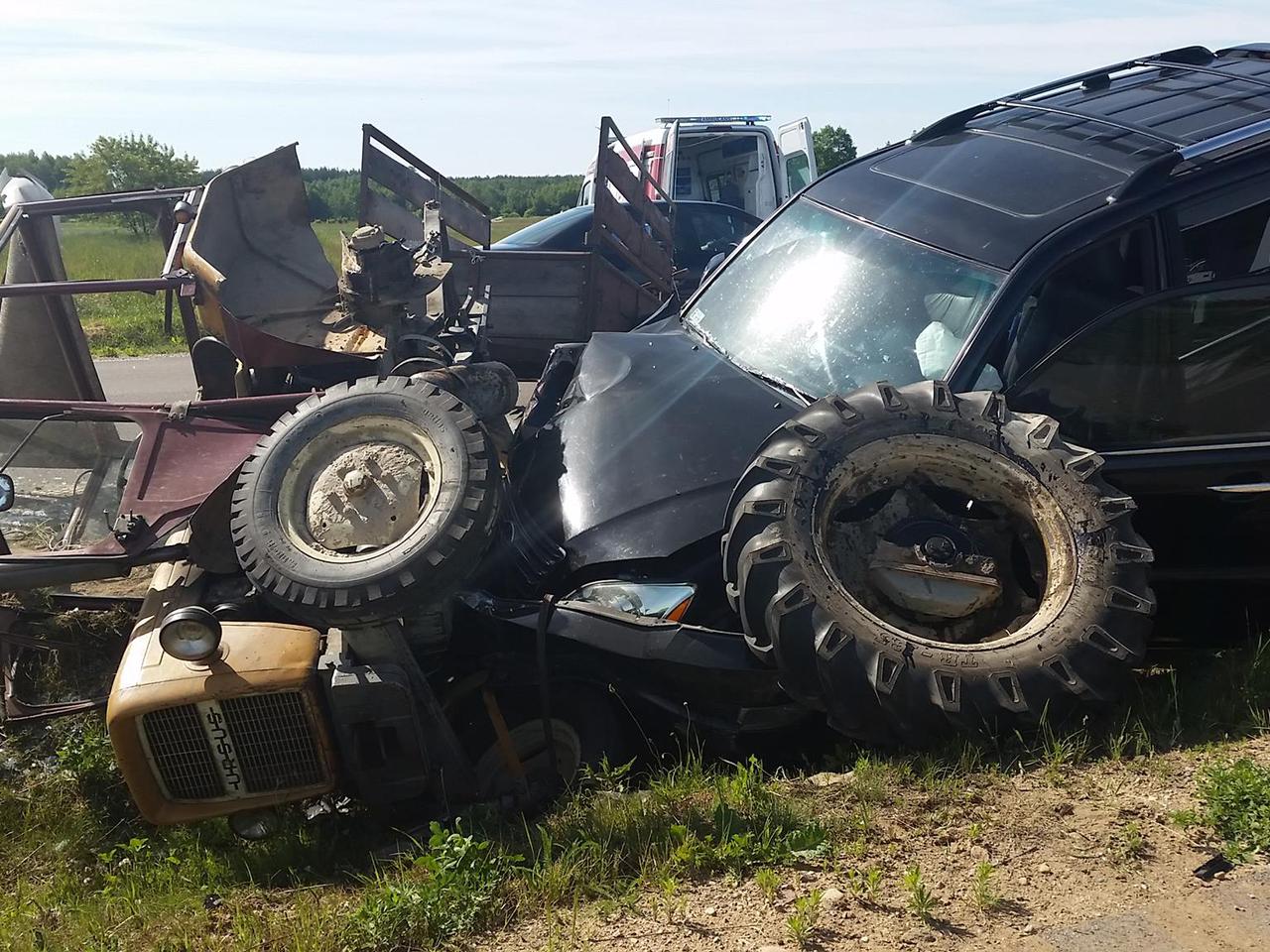 Traktor wjechał w Cimoszewicza