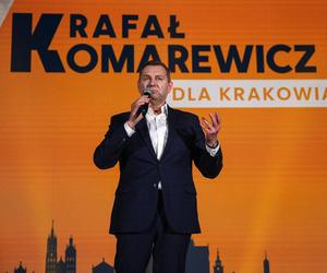 Rafał Komarewicz na przedwyborczej konwencji w Krakowie. Priorytetami komunikacja miejska, smog, referenda i metro 