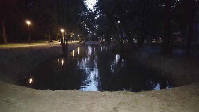Odmulono staw w parku na osiedlu Słocina