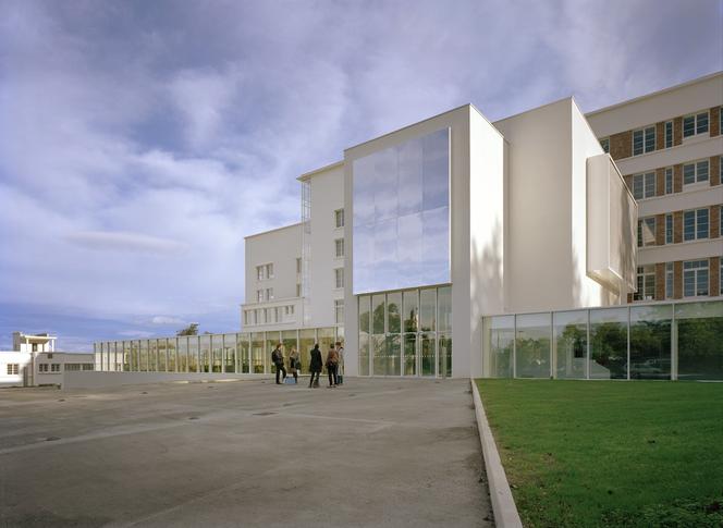 Szkoła architektury w modernistycznym sanatorium