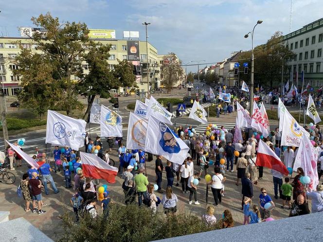 13. Marsz dla Życia i Rodziny zgromadził tłumy na ulicach Białegostoku [ZDJĘCIA]