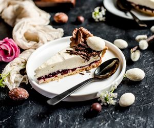 Mazurek chałwowy: przepis na obłędne ciasto wielkanocne