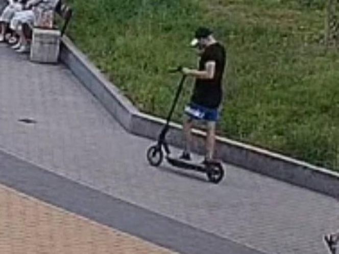 Złodziej na hulajnodze poluje na seniorki