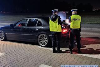 Nielegalne wyścigi we Wrocławiu. Ten pojedynek wygrała policja. Liczne zatrzymania i mandaty