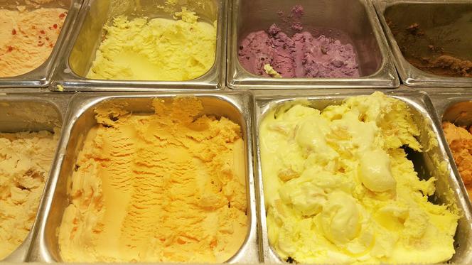 Lody o smaku karmelu z solą morską (zdjęcie poglądowe)