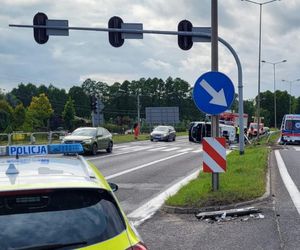 Tuszyn. Wypadek karetki. Uderzyła w nią 35-latka z dzieckiem [ZDJĘCIA]