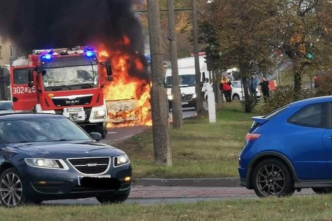 Bydgoszcz: Pożar samochodu dostawczego na ul. Fordońskiej [ZDJĘCIA]