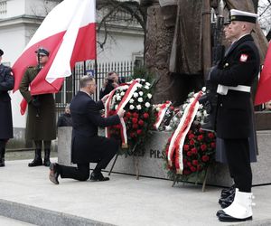 Prezydent złożył wieńce przed pomnikiem