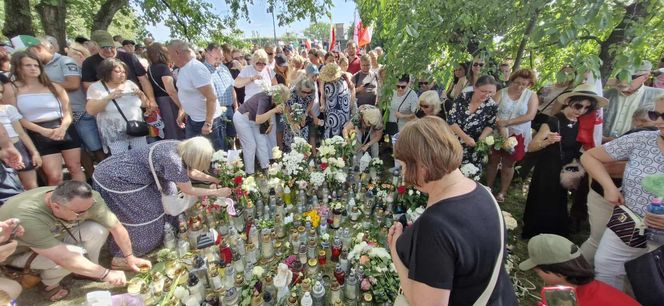 Marsz Milczenia dla Klaudii w Toruniu. „Niech nasza cisza przemówi głośniej niż słowa” [GALERIA]