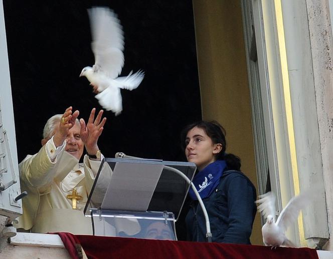 Gołąbek zwiał przed papieżem 