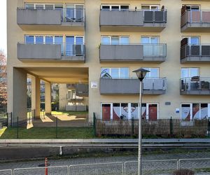 Teligi 26 w Krakowie. Blok z ukrytym balkonem