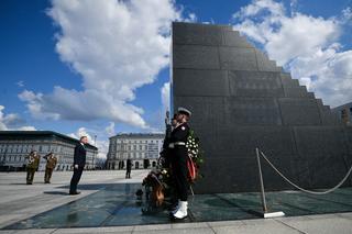 Incydent przy pomniku upamiętniającym ofiary katastrofy smoleńskiej