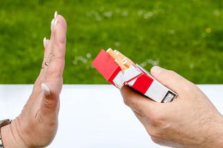 Papierosy mentolowe 20 maja zniknęły ze sklepów. Gdzie można kupić klikane papierosy? 
