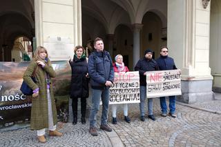 Wraca temat sprzedaży działki przy stadionie Tarczyński Arena. Ekolodzy protestują [ZDJĘCIA]