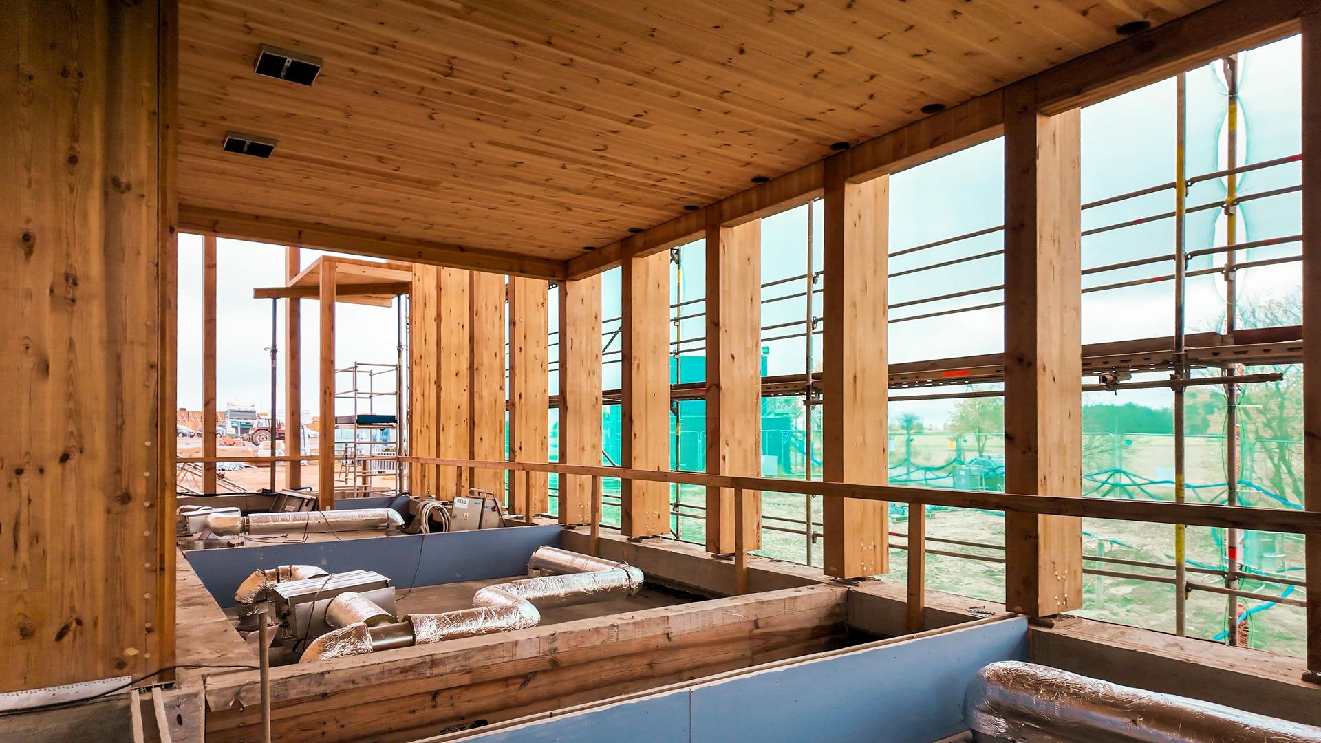 Biurowiec z CLT w Wielu pod Kościerzyną skończony