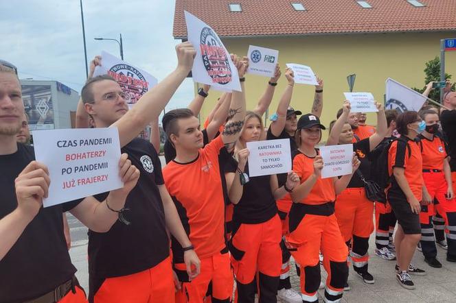 Protest ratowników medycznych w Olsztynie