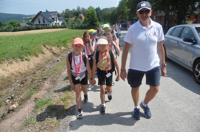 Popularne szlaki turystyczne, rezerwaty i jaskinie w Świętokrzyskiem