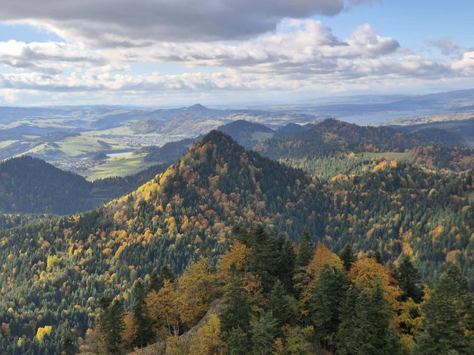To jedno z najstarszych polskich uzdrowisk najpiękniej wygląda jesienią. Kurowali się w nim Sienkiewicz, Prus, Matejko i Konopnicka