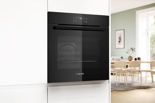 Pod Wrocławiem powstaje piekarnik, który sam się czyści. Oto nowy produkt marki Bosch