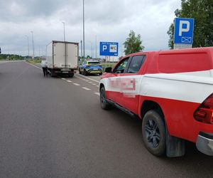 Kierowcy zawodowi za kierowcami tirów na A1 na podwójnym gazie. Było ich kilku jednego dnia!