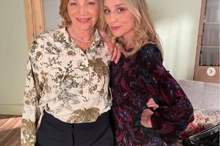 Barwy szczęścia na planie. Wanda (Maja Barełkowska), Grażyna (Kinga Suchan)