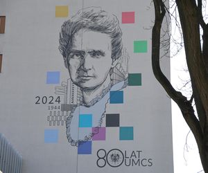 Na gmachu WPiA UMCS można podziwiać mural z wizerunkiem Marii Curie-Skłodowskiej 