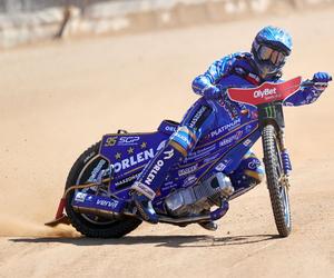 Bartosz Zmarzlik najlepszy w Rydze! Wielki wyczyn Polaka, objechał rywali podczas szalonego Grand Prix!