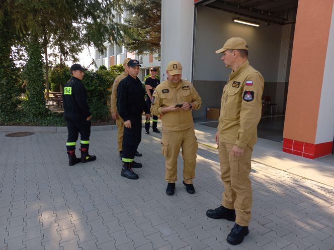 Strażacy z Wielkopolski jadą do zagrożonego powodzią Głogowa nad Odrą