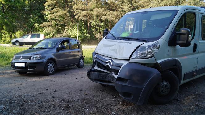 Wypadek w podbydgoskim Maksymilianowie. Zderzyły się dwa samochody! [ZDJĘCIA]