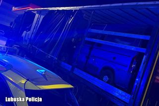 Kradzione pojazdy na naczepie tira