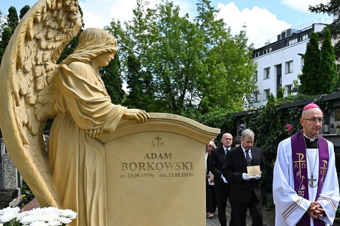   Pogrzeb Anatola Czaplickiego. Arcybiskup Galbas: pamięć o tym koszmarze długo nie przeminie