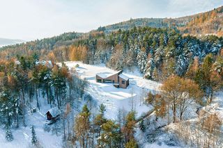Bryła i wnętrza nietypowego górskiego domu