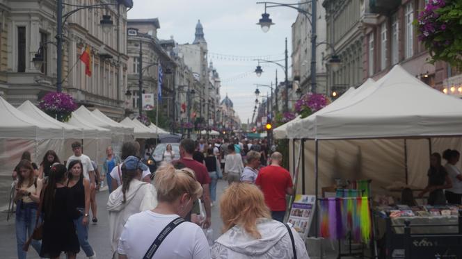 Tłumy na Piotrkowskiej. Zobacz, jak wygląda wizytówka Łodzi podczas urodzin miasta [ZDJĘCIA]