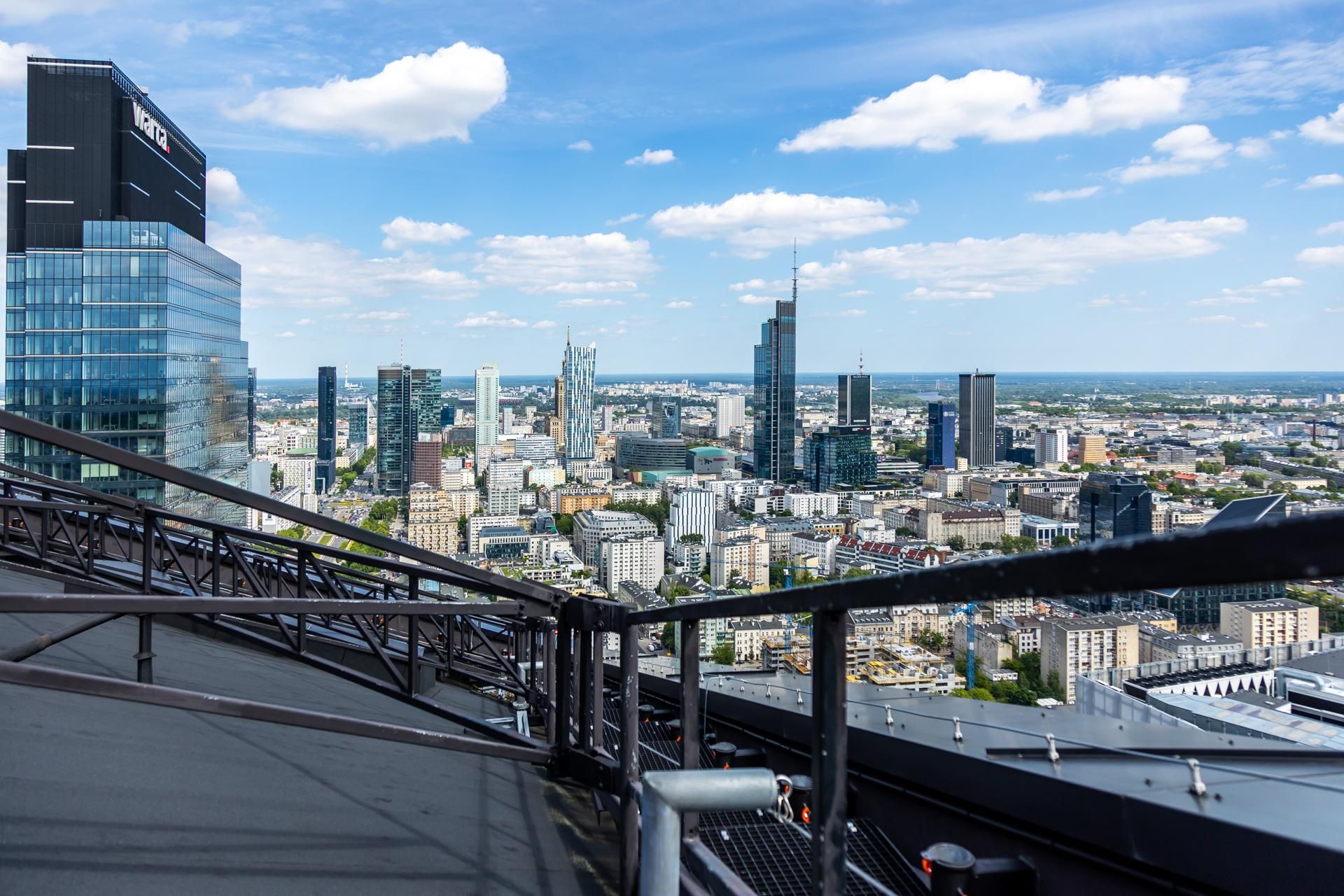 Panorama Warszawy z wieżowca Skyliner
