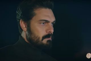 Dziedzictwo. Yaman im nie odpuści! Rozjuszony poszukuje śladów Seher i Fikreta. Pragnie zemsty! Streszczenie 428 odcinka Emanet (11.12.2024)