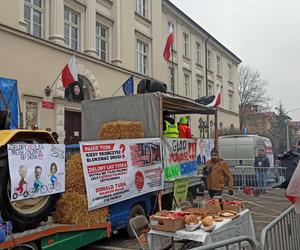 Protest rolników w woj. lubelskim. Rolnicy już czekają w Lublinie. Mamy zdjęcia!