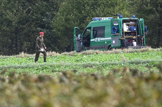 Służby pracują w Choinach w pow. świdnickim. Znaleziono tam szczątki rakiety