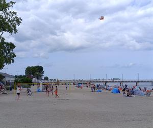 Plaża Mechelinki. Tłum w każdą sobotę i niedzielę